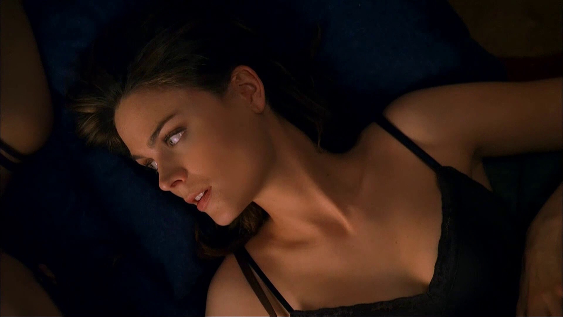 Hot Emily Deschanel Screencaps from Bones (FEATURING DAVID BOREANAZ TOO)