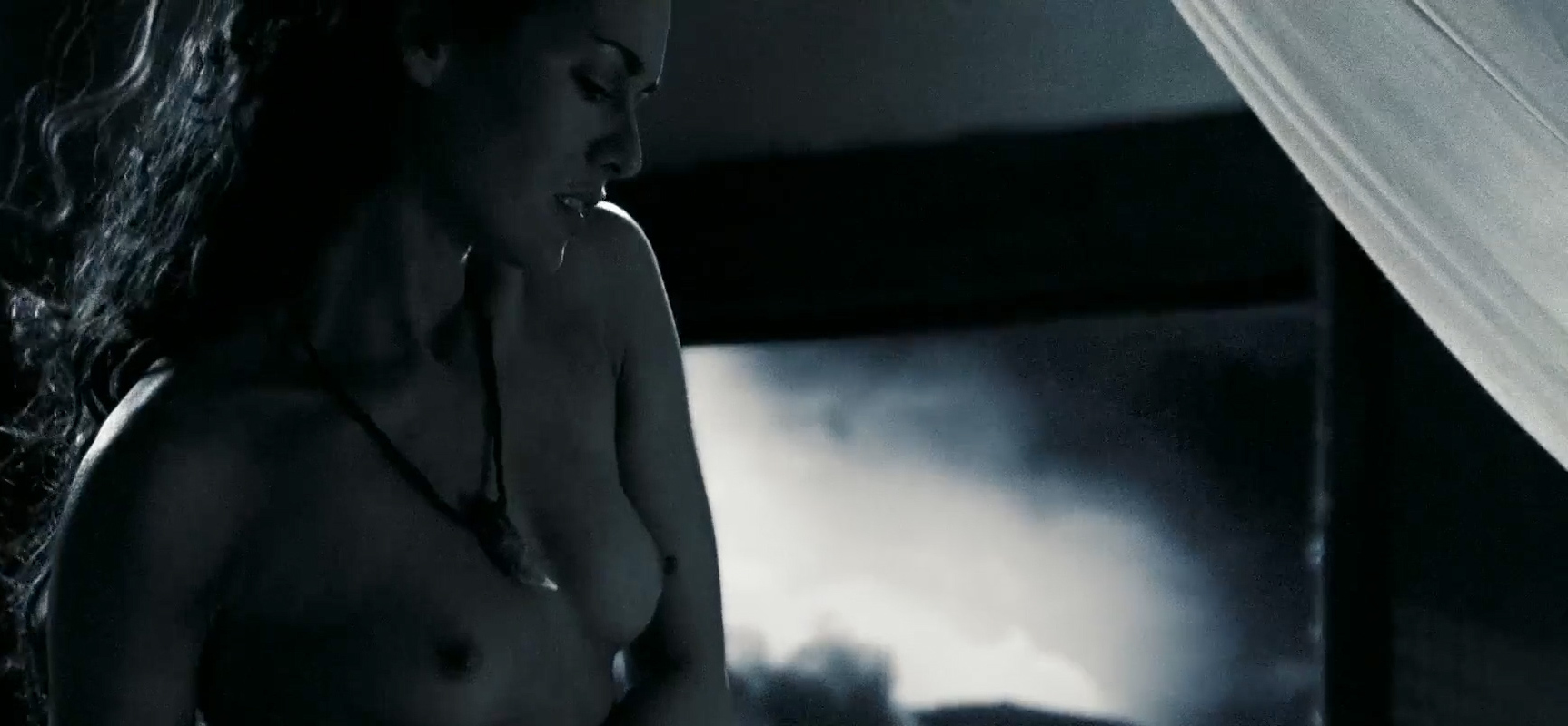 Lena Headey’s Hottest Topless and Naked Scenes from 300