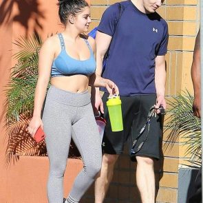 Ariel Winter leggings pussy