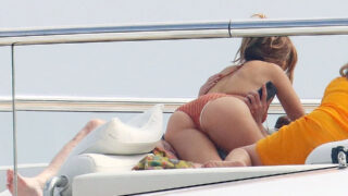 Bikini-Wearing Jennifer Lopez Makes Ben Affleck Reenact That Stupid Music Video