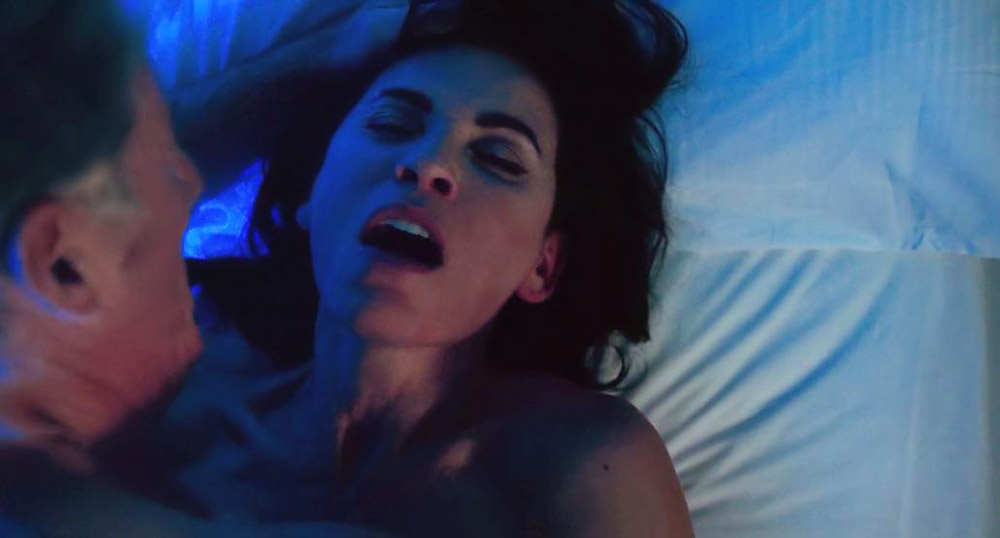 Julianna Margulies naked sex scene