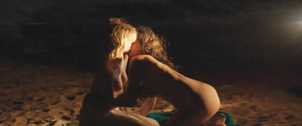 Dianna Agron naked lesbian scene