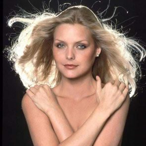 Michelle Pfeiffer topless and hot