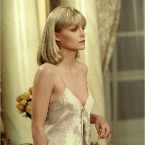 Michelle Pfeiffer cleavage in scarface