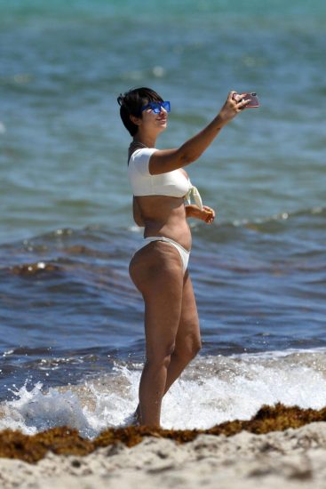 Jackie Cruz in bikini