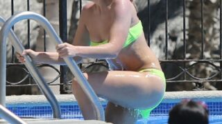 Bikini Pictures of Sexy Amanda Bynes in High Quality