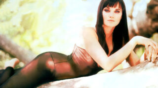 Ultimate Collection of Sexy Lucy Lawless Pictures from Different Sources