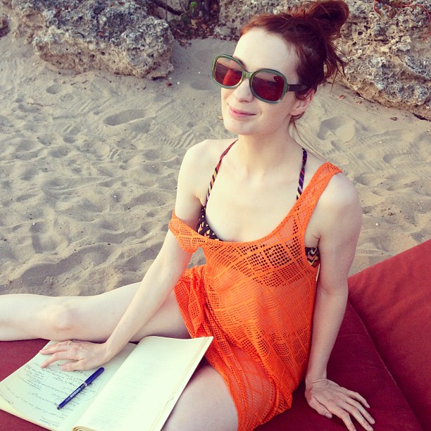 Bikini-Wearing Ginger Felicia Day Is Proud to Show Her Tight Bod