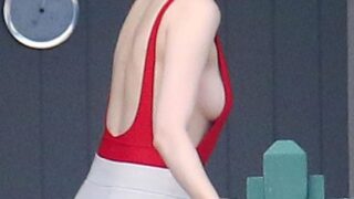 Pasty Beauty Emma Stone Showing Her Sideboob on Vacation
