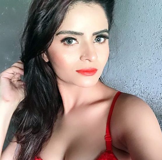 Gehana Vasisth cleavage