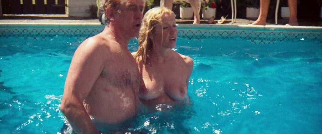 Suzanne Somers topless in scene