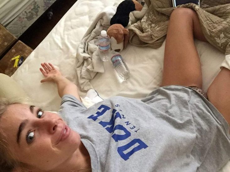 Elizabeth Turner leaked bed selfie