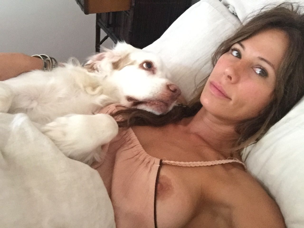 Rhona Mitra naked boobs