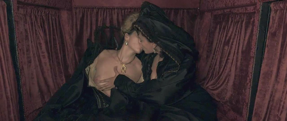 Catrinel Menghia lesbian scene