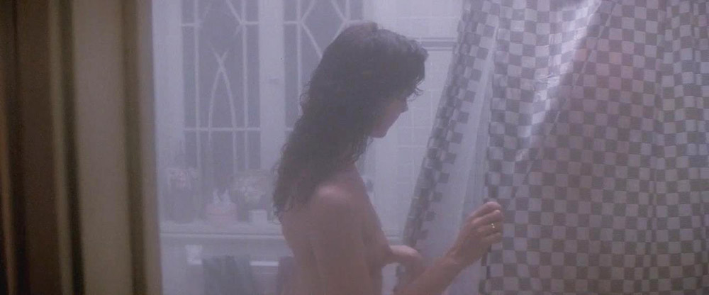 Elizabeth Perkins topless