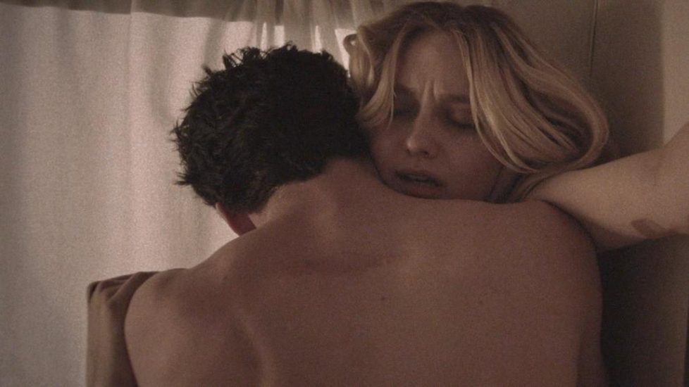 Dakota Fanning nude sex scene from Viena and the Fantomes