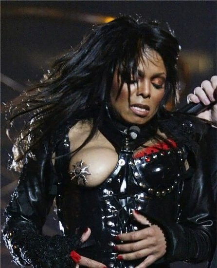 Janet Jackson nude nip slip