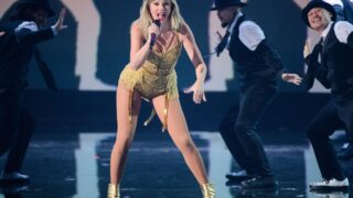 Long-Legged Songstress Taylor Swift Looks Sexy as Fuck on Stage