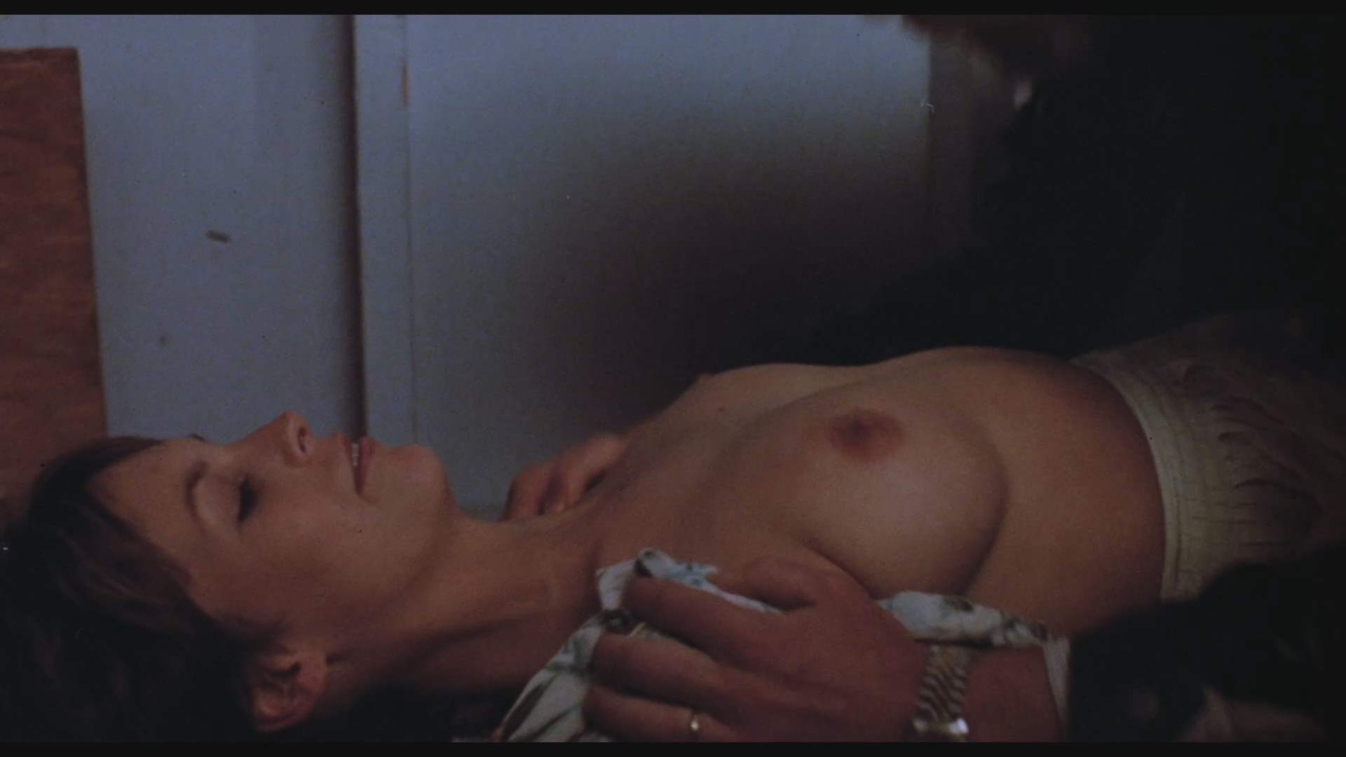 Jamie Lee Curtis Strips Naked and Gets Fucked in a Fantastic Movie Scene