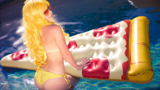 Bikini-Wearing Jessica Nigri Showing Her Awesome Body in a Swimming Pool