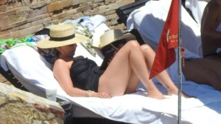 Stunning Sarah Michelle Gellar Shows Her Appealing Physique in a Hot Swimsuit