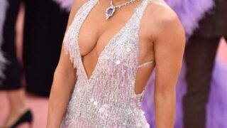 Voluptuous MILF Jennifer Lopez Showing Her Curves in an Eye-Catching Dress