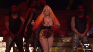Thick Songstress Nicki Minaj Showing Her Boobs While on Stage (+Bonus Nip Slip)