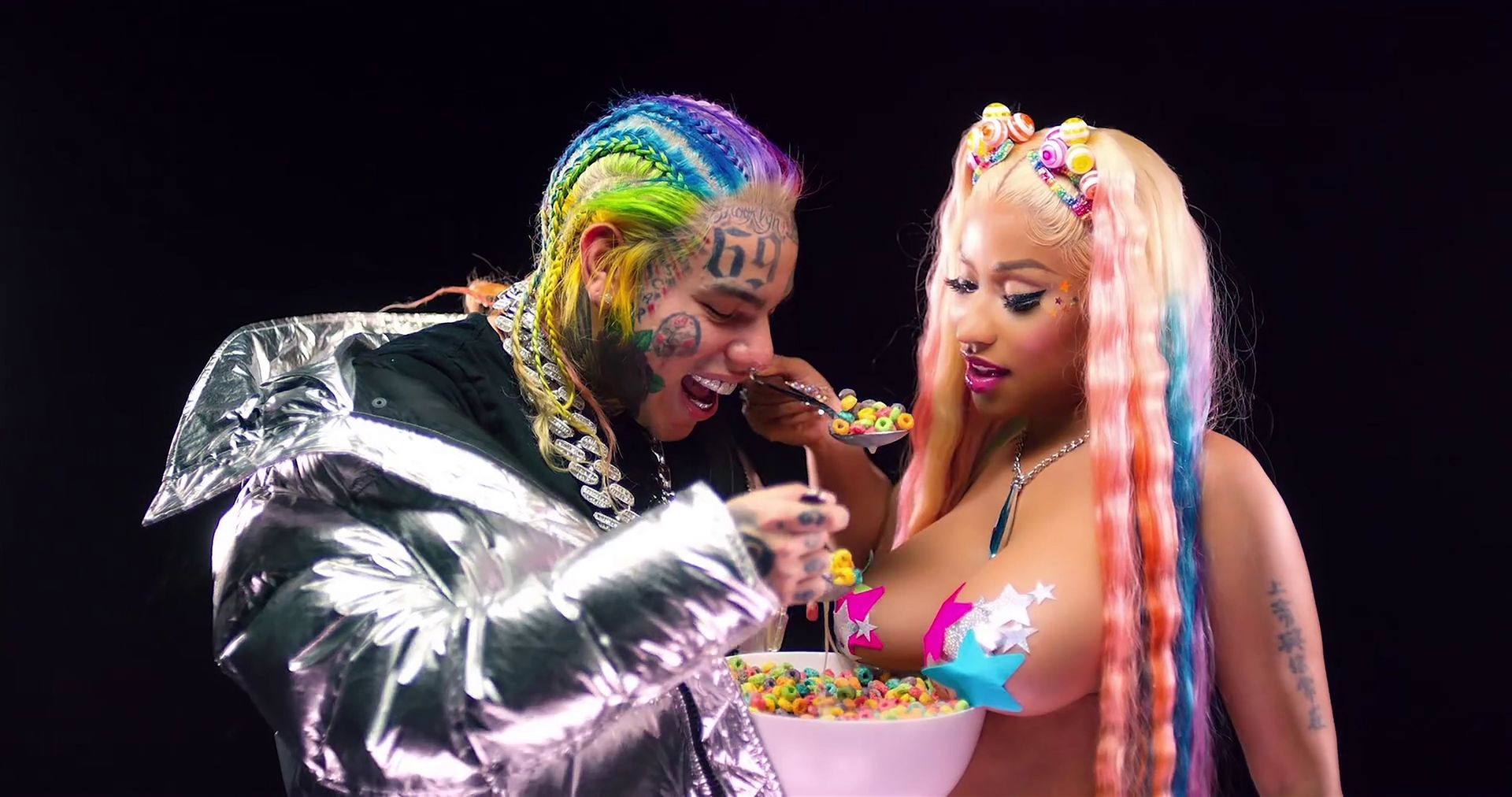 Nicki Minaj Shaking Her Big Boobs in Front of the Camera