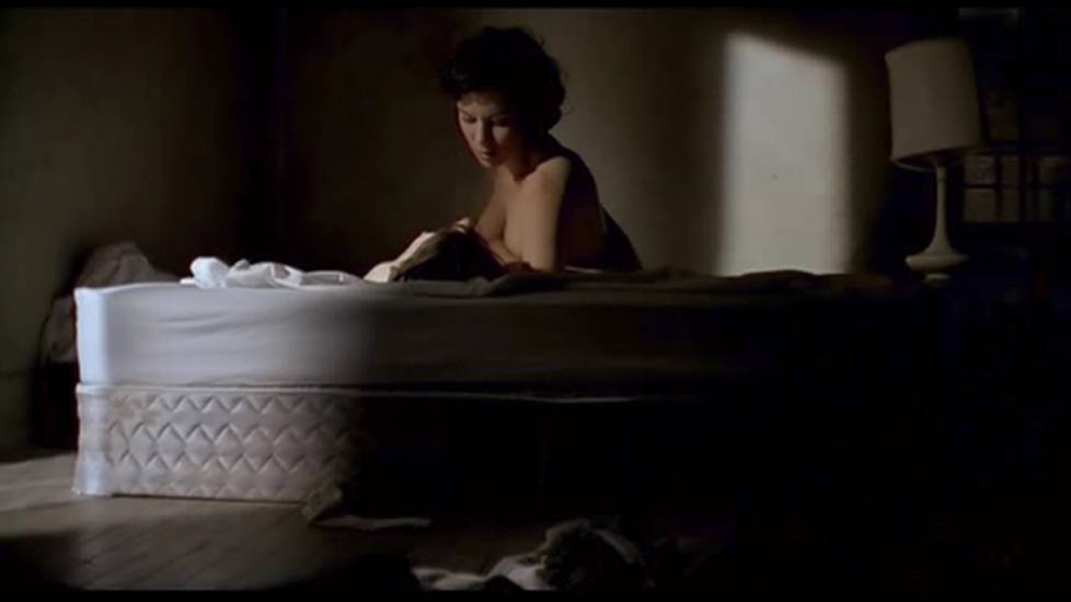 Gina Gershon And Jennifer Tilly Nude Sex Scene In Bound Movie