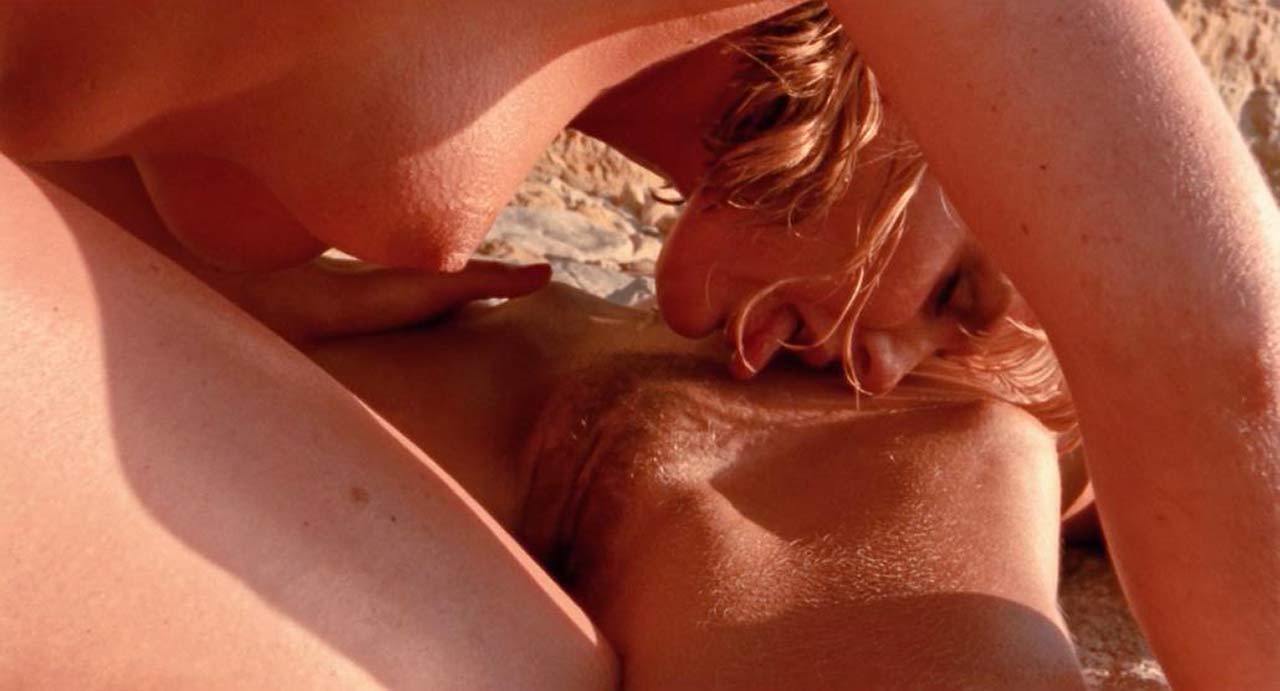 Lyn Barron & Teresa Hamilton Smith Nude Lesbo Scene from ‘Centrespread’