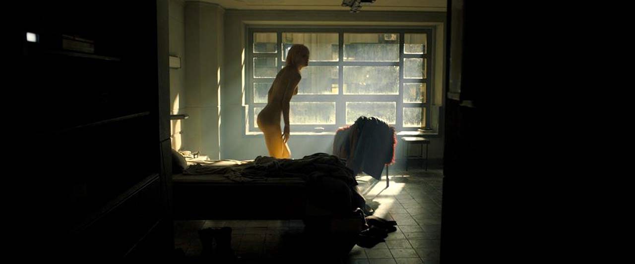 Mackenzie Davis Nude Scene from ‘Blade Runner 2049’