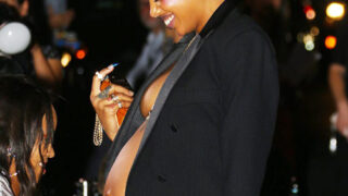 Slick Woods Braless Showed Her Baby Bump at NYFW !