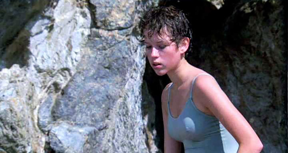 Molly Ringwald nude tits