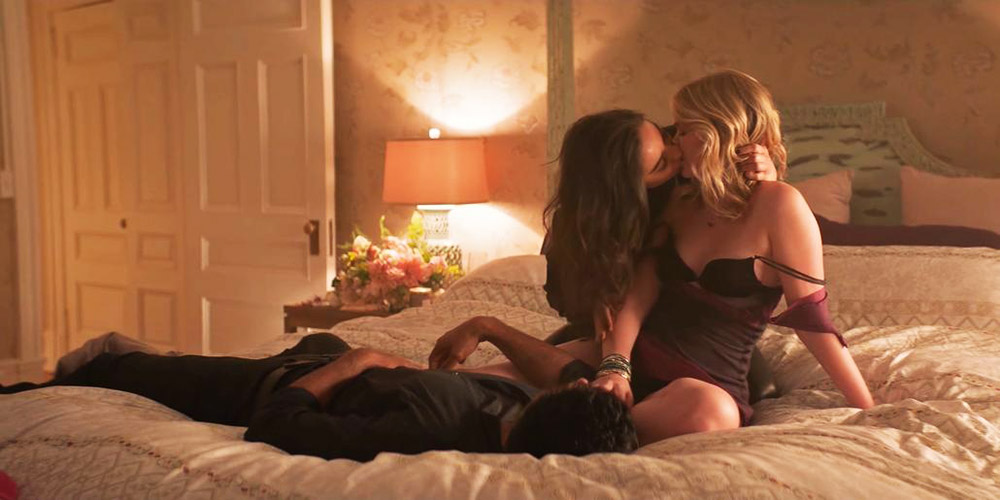 Elizabeth Lail lesbian scene