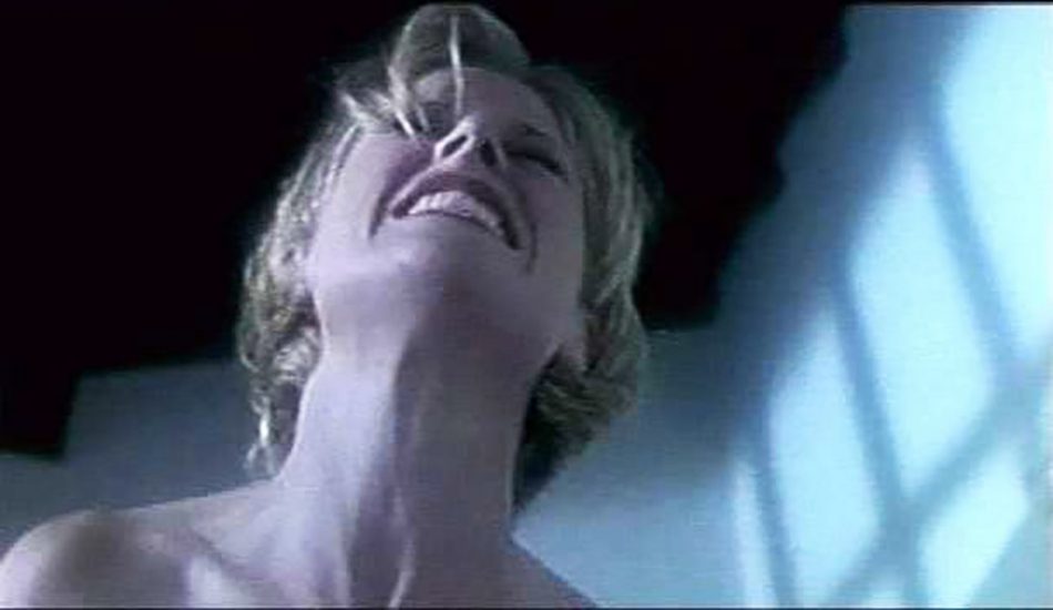 Julie Bowen topless in scene