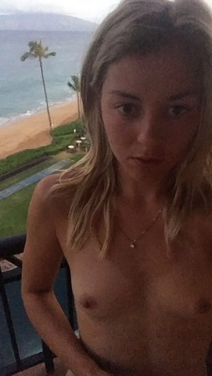 Carina Witthoft topless