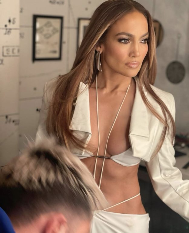 J Lo Sexy At The Tonight Show Starring Jimmy Fallon (2 Photos And Video)