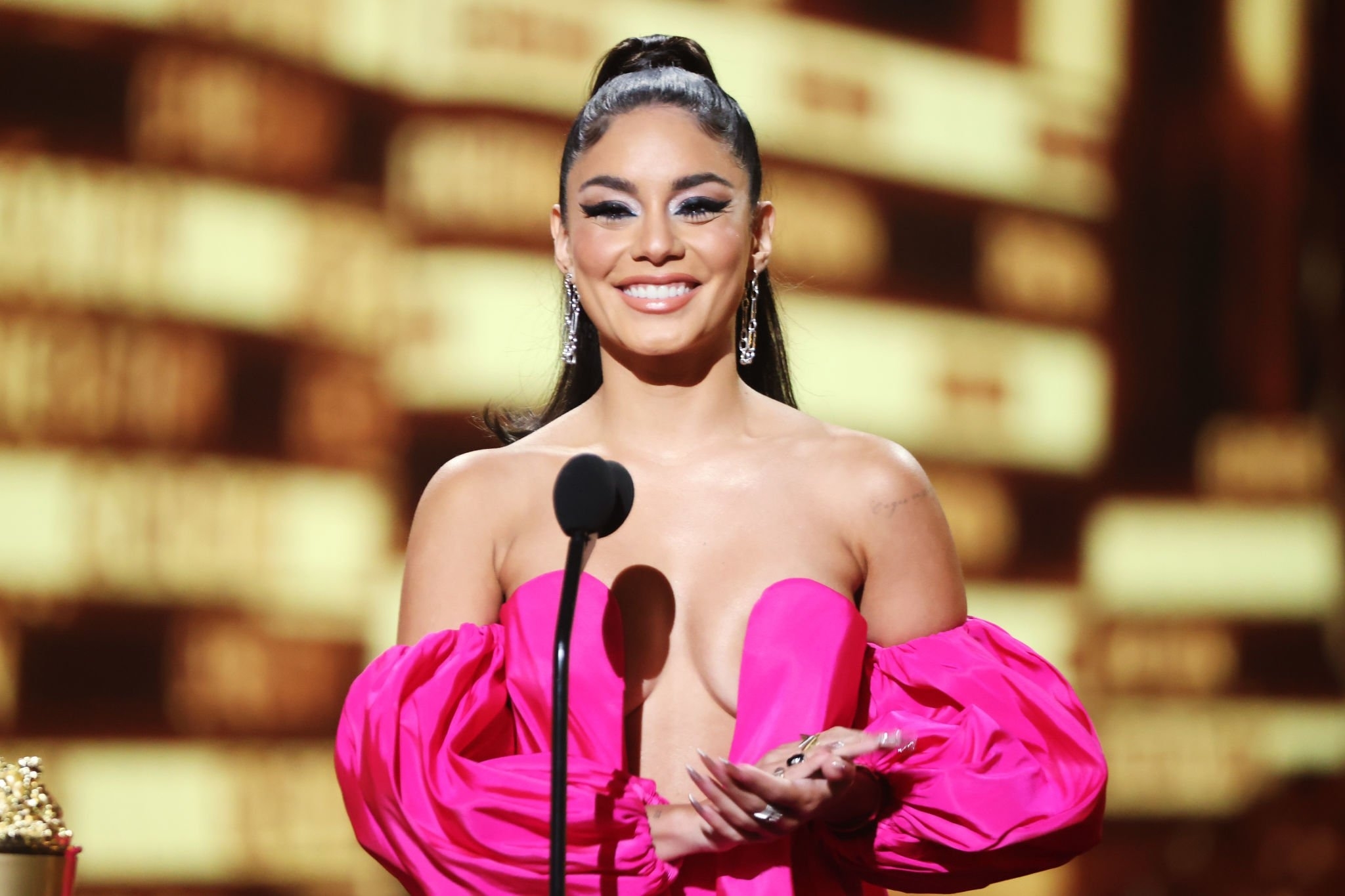Vanessa Hudgens Still Rules – Her Cleavage is Simply Exceptional and She is the Best