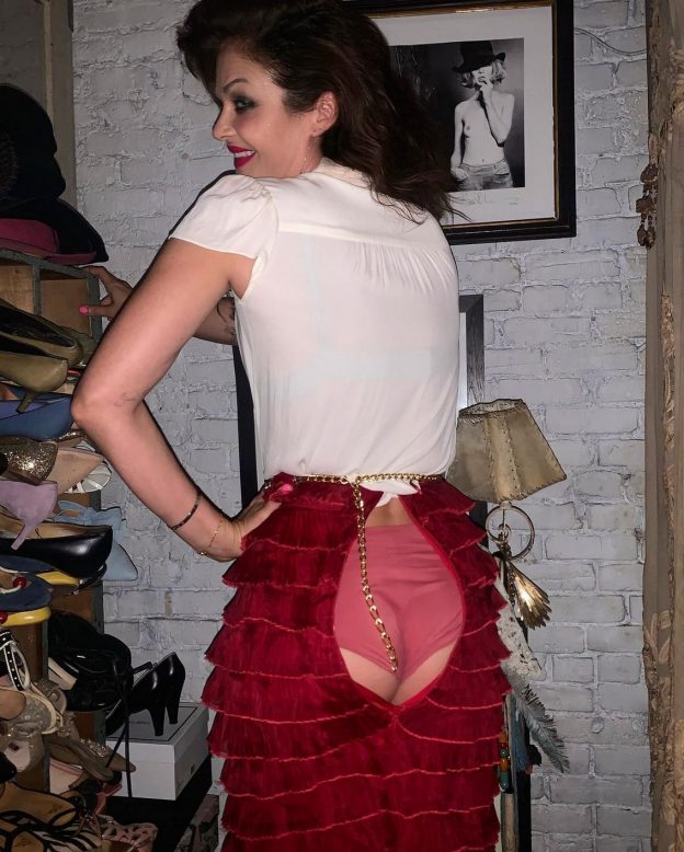 Helena Christensen Panties In An Unbuttoned Skirt (1 Photo)