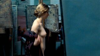 Jodie Whittaker nude tits