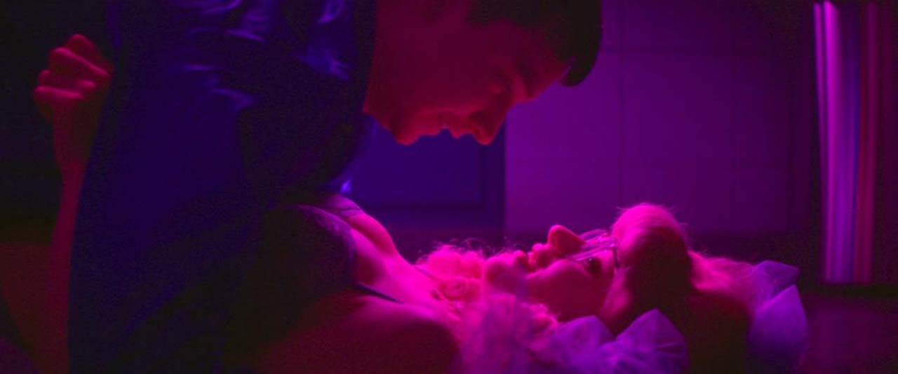 Joey King Defloration Sex Scene from ‘The Act’