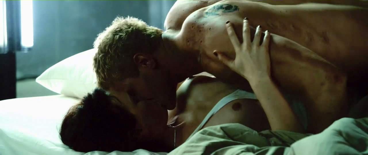 Katia Winter Sex Scene from ‘Arena’