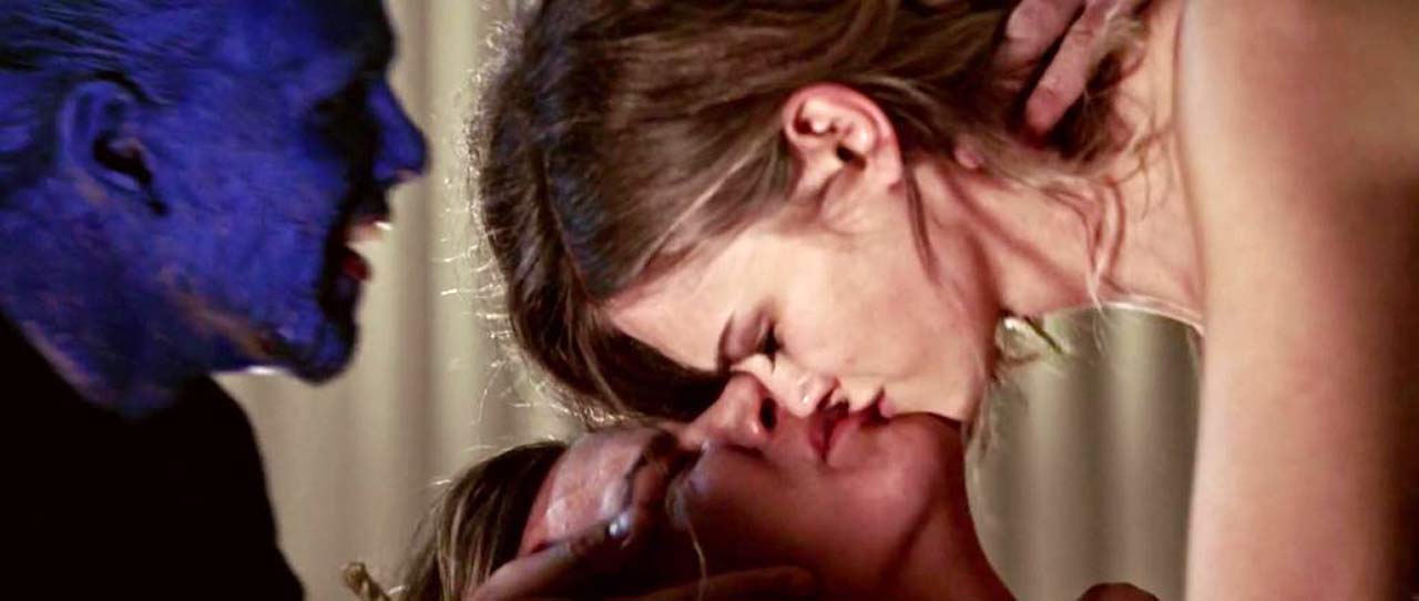 Natalie Burn & Anna Shields hardcore Kiss from ‘The Executioners’