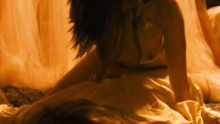 Reyna de Courcy & Heather Graham Lesbian Sex in ‘Wetlands’