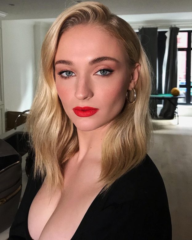 Sophie Turner Fappening Hot Sexy (20 Photos)