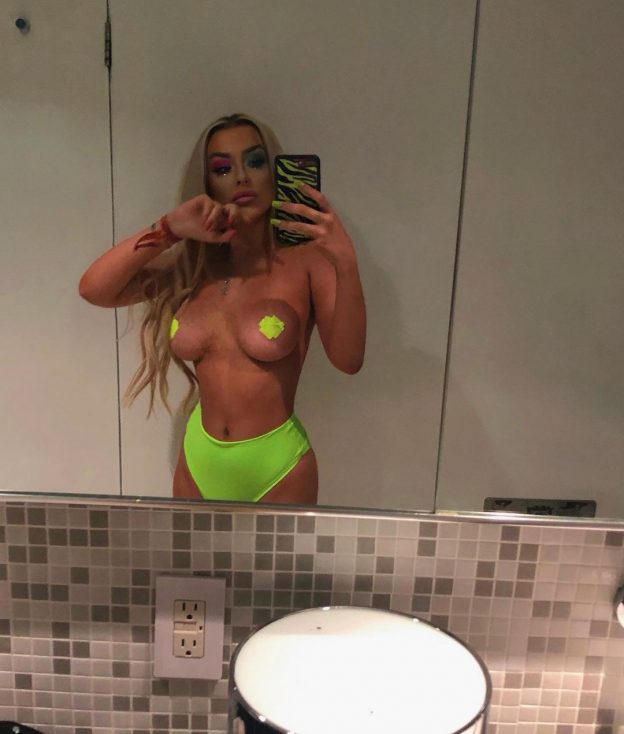 Tana Mongeau Nude Selfie