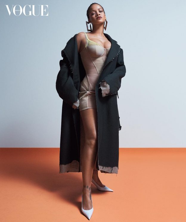 Rihanna TheFappening Sexy Vogue (9 Photos)