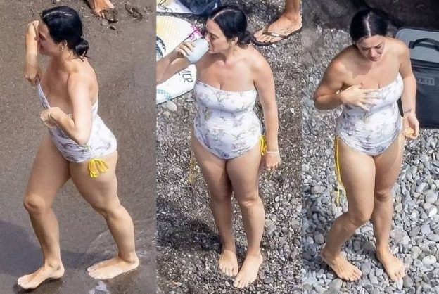 Katy Perry Swimsuit In Positano (9 Photos)