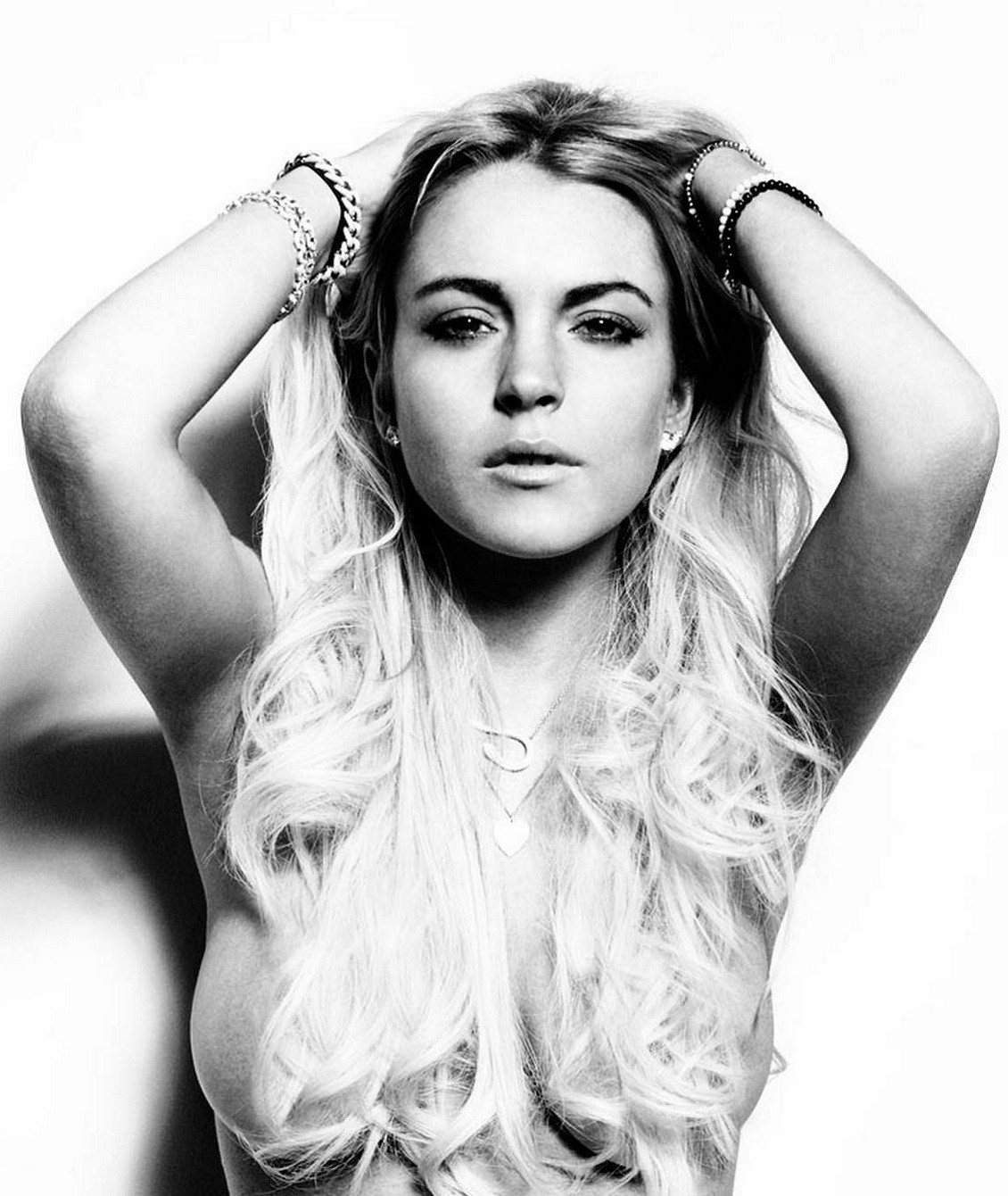 Lindsay-Lohan-Topless-Sexy-23