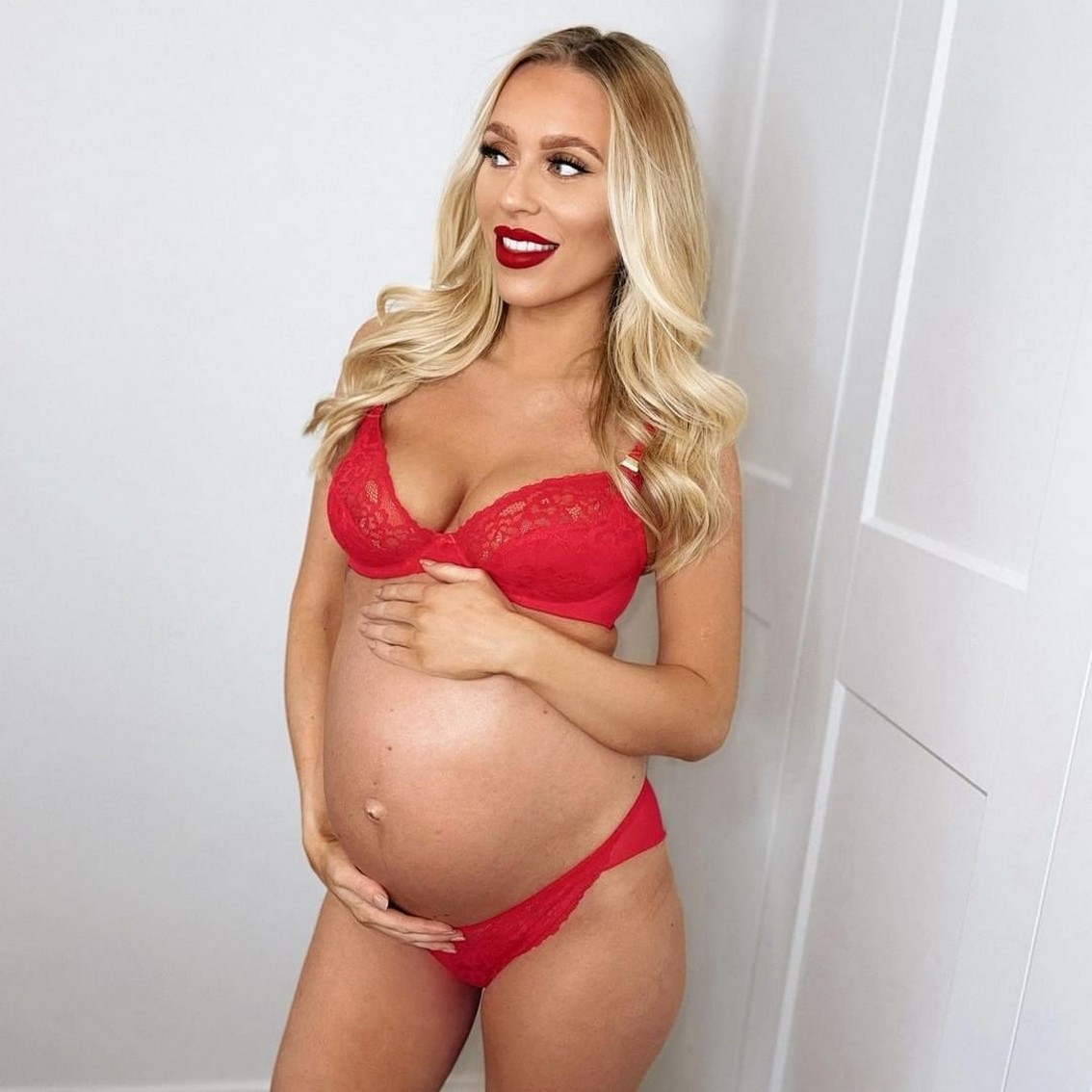 Megan Christie Pregnant In Lingerie